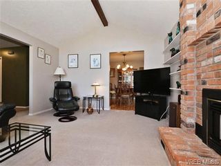 Photo 4: 1287 Lidgate Crt in VICTORIA: SW Strawberry Vale House for sale (Saanich West)  : MLS®# 740676