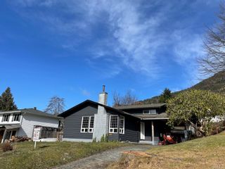Photo 1: 1165 Haida Ave in Port Alice: NI Port Alice House for sale (North Island)  : MLS®# 914056