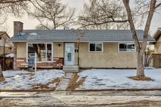 Photo 2: 2211 35 Street SE in Calgary: Southview Detached for sale : MLS®# A2034257