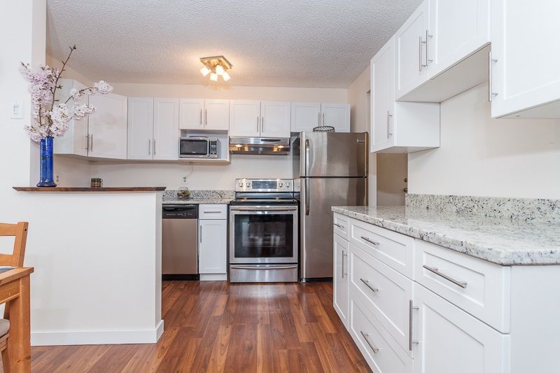 Main Photo: 209 1551 W 11TH Avenue in Vancouver: Fairview VW Condo for sale in "LABURNUM HEIGHTS" (Vancouver West)  : MLS®# R2047000
