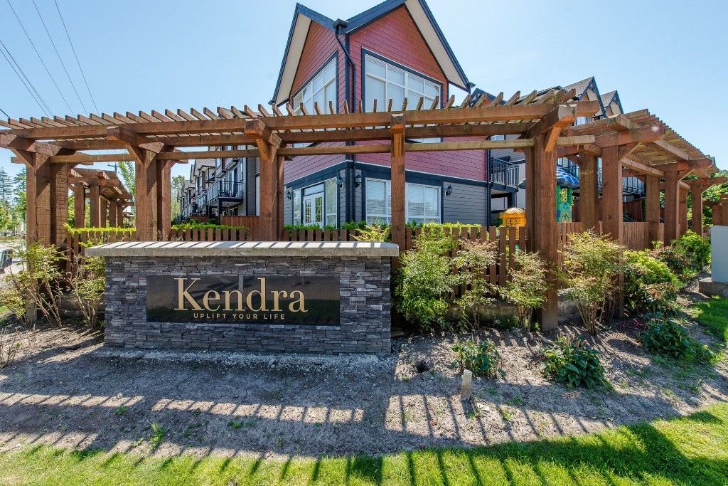 Main Photo: 8 6378 142 Street in Surrey: Sullivan Station Townhouse for sale in "Kendra" : MLS®# R2193744
