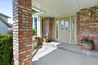 Photo 2: 6289 187 Street in Surrey: Cloverdale BC House for sale in "EAGLE CREST" (Cloverdale)  : MLS®# R2266514