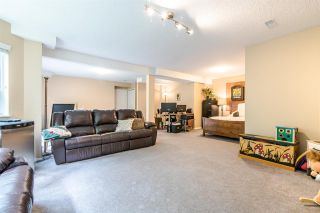 Photo 16: 11 9000 ASH GROVE Crescent in Burnaby: Forest Hills BN Townhouse for sale in "ASHBROOK PLACE" (Burnaby North)  : MLS®# R2401504