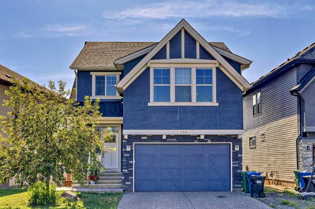 Main Photo: 228 Evansview Road NW in Calgary: Evanston Detached for sale : MLS®# A2055674