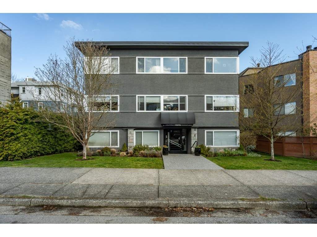Main Photo: 104 1075 W 13TH Avenue in Vancouver: Fairview VW Condo for sale (Vancouver West)  : MLS®# R2447106