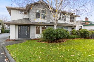 Photo 2: 1 2720 Shelbourne St in Victoria: Vi Oaklands Row/Townhouse for sale : MLS®# 890580