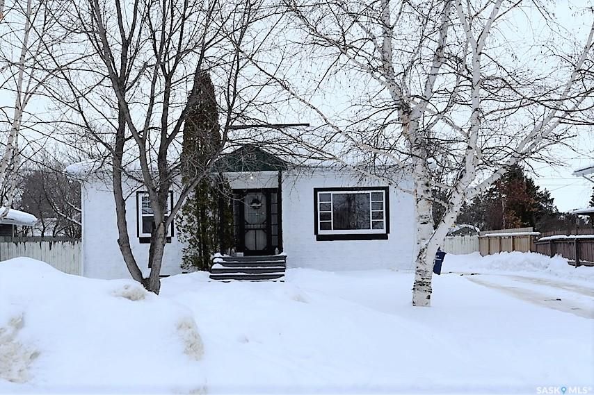 Main Photo: 203 Central Boulevard in Nipawin: Residential for sale : MLS®# SK917465