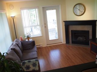Photo 3: 302 130 W 22ND Street in North Vancouver: Central Lonsdale Condo for sale in "The Emerald" : MLS®# R2078620