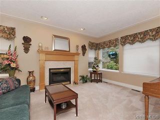 Photo 2: 1941 Valley View Pl in VICTORIA: VR Prior Lake House for sale (View Royal)  : MLS®# 632905