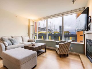 Photo 10: 806 8 SMITHE Mews in Vancouver: Yaletown Condo for sale in "FLAGSHIP" (Vancouver West)  : MLS®# R2549159