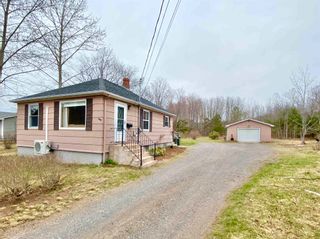 Photo 1: 368 Lamont Road in North Kentville: 404-Kings County Residential for sale (Annapolis Valley)  : MLS®# 202109878