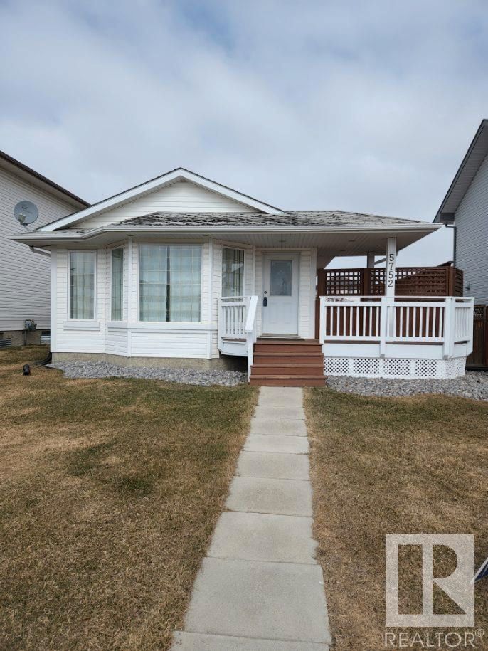 Main Photo: 5752 162 Avenue in Edmonton: Zone 03 House for sale : MLS®# E4280419