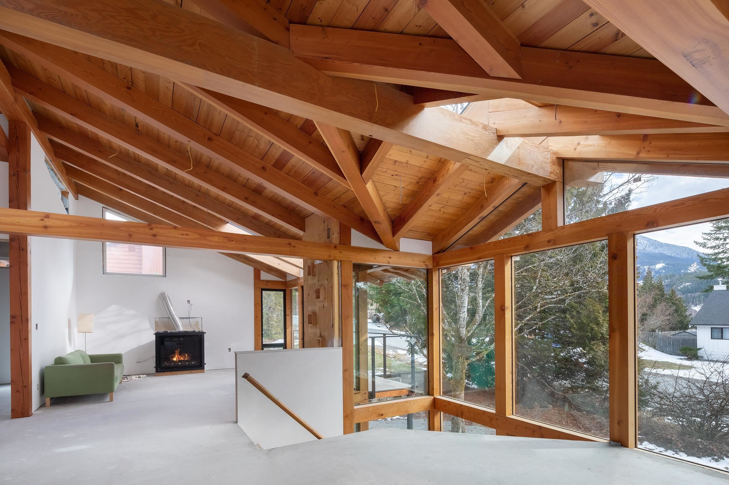 Main Photo: 40215 KINTYRE Drive in Squamish: Garibaldi Highlands House for sale : MLS®# R2765252