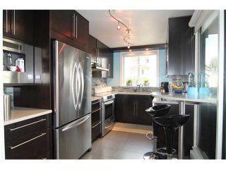 Photo 4: 704 410 CARNARVON Street in New Westminster: Downtown NW Condo for sale in "CARNARVON PLACE" : MLS®# V1075370