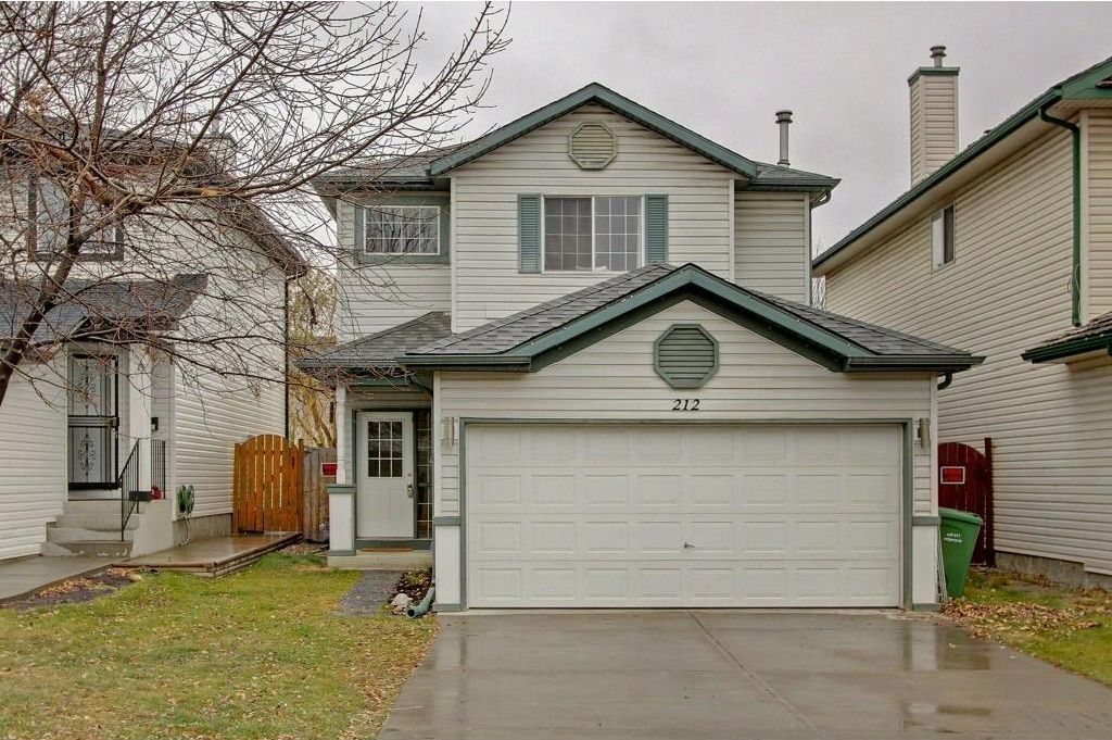 Main Photo: 212 MT APEX Green SE in Calgary: McKenzie Lake House for sale : MLS®# C4144299