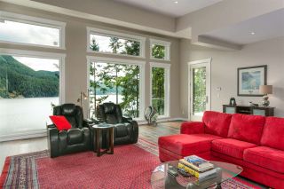 Photo 4: 304 SASAMAT Lane in North Vancouver: Woodlands-Sunshine-Cascade House for sale : MLS®# R2283850