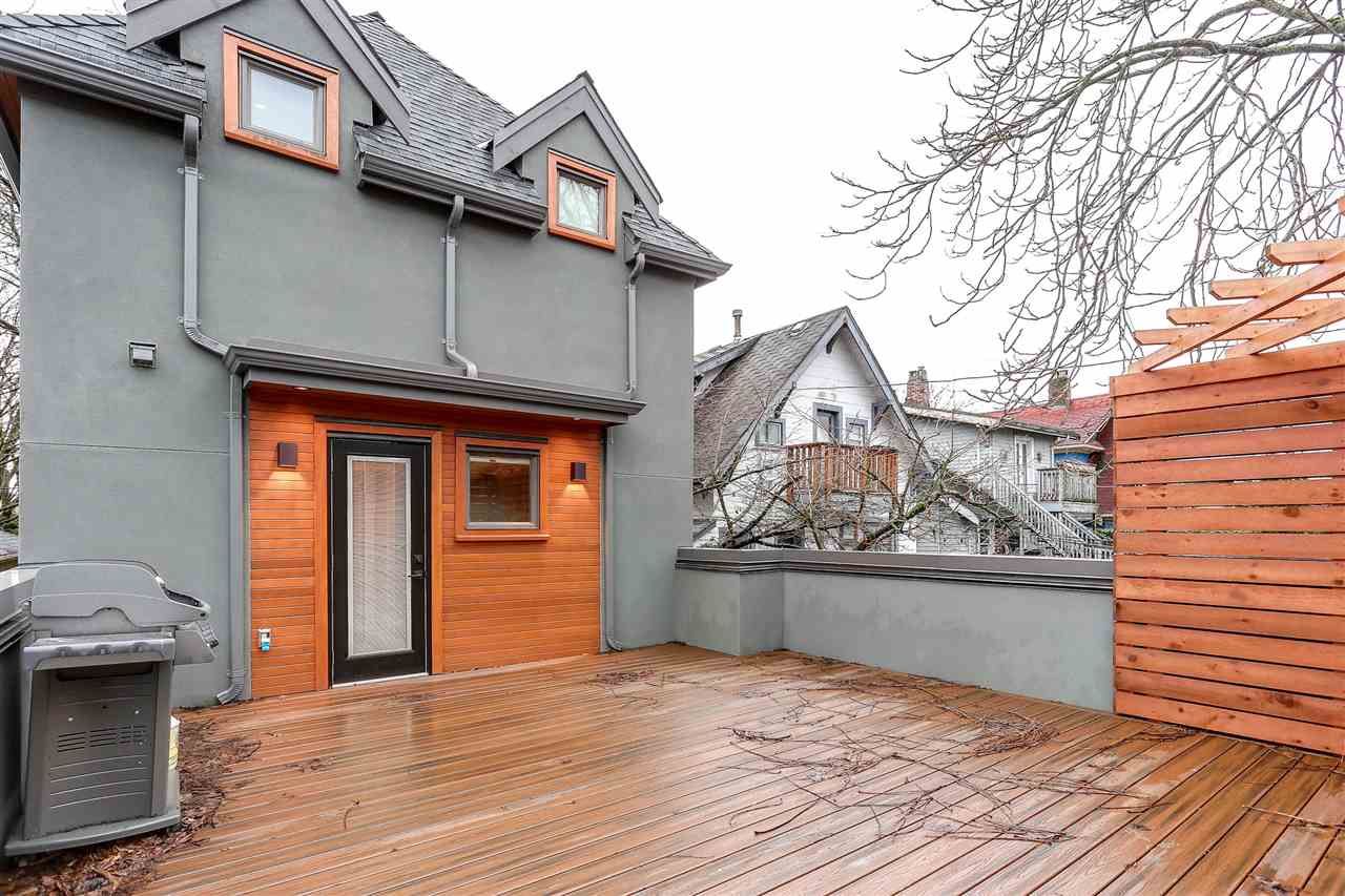 Main Photo: 3307 W 6TH Avenue in Vancouver: Kitsilano House for sale (Vancouver West)  : MLS®# R2195322