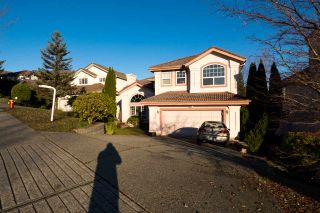 Photo 2: 1625 PINETREE Way in Coquitlam: Westwood Plateau House for sale : MLS®# R2227047