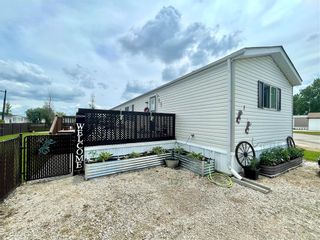 Photo 1: 1 LOUISE Street in St Clements: Pineridge Trailer Park Residential for sale (R02)  : MLS®# 202216456