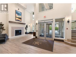 Photo 4: 1128 Sunset Drive Unit# 401 in Kelowna: House for sale : MLS®# 10306138