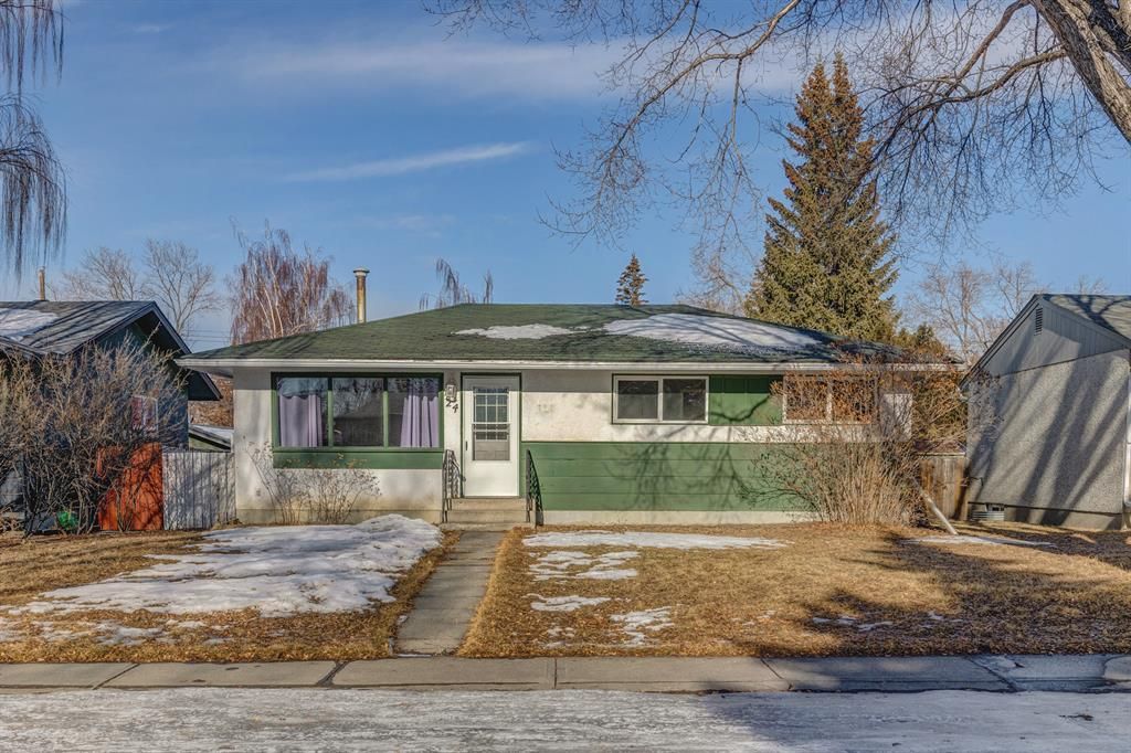 Main Photo: 24 Armstrong Crescent SE in Calgary: Acadia Detached for sale : MLS®# A2025136