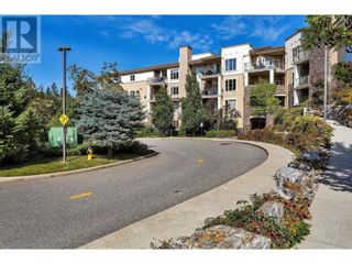 Main Photo: 1875 Country Club Drive Unit# 1105 in Kelowna: House for sale : MLS®# 10313030