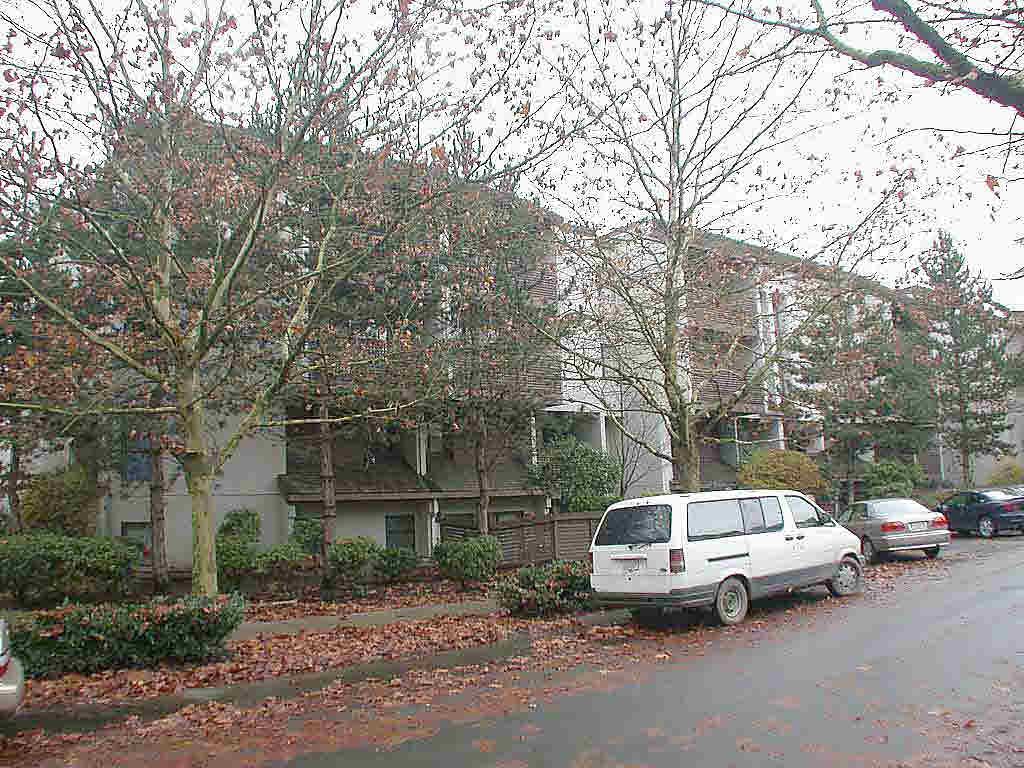 Main Photo: 405 385 Ginger Drive in New Westminster: Fraserview NW Condo for sale : MLS®# V512668
