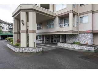 Photo 2: 301 20120 56 Avenue in Langley: Langley City Condo for sale in "BLACKBERRY LANE" : MLS®# R2081331