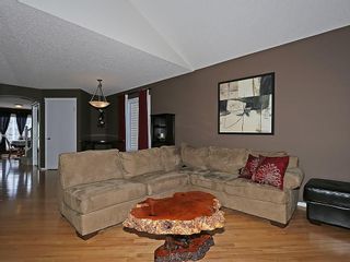 Photo 6: 100 PRESTWICK Avenue SE in Calgary: McKenzie Towne House for sale : MLS®# C4171620