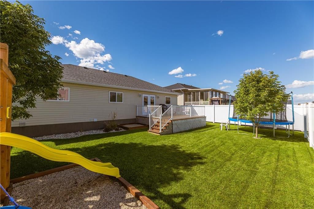 Photo 32: Photos: 13 ALDERWOOD Crescent in Steinbach: Southland Estates Residential for sale (R16)  : MLS®# 202122048