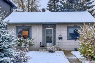 Main Photo: 426 22 Avenue NE in Calgary: Winston Heights/Mountview Detached for sale : MLS®# A2102584
