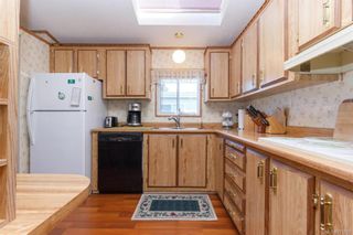 Photo 11: 5 1536 Middle Rd in View Royal: VR Glentana Manufactured Home for sale : MLS®# 775203