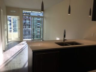 Photo 8: 509 38 W 1ST Avenue in Vancouver: False Creek Condo for sale in "THE ONE" (Vancouver West)  : MLS®# R2338858