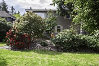Photo 1: 1652 W 61ST Avenue in Vancouver: South Granville House for sale (Vancouver West)  : MLS®# R2164940