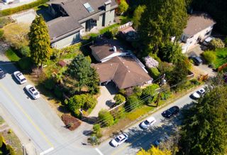 Photo 1: 2094 INGLEWOOD Avenue in West Vancouver: Ambleside House for sale : MLS®# R2875156