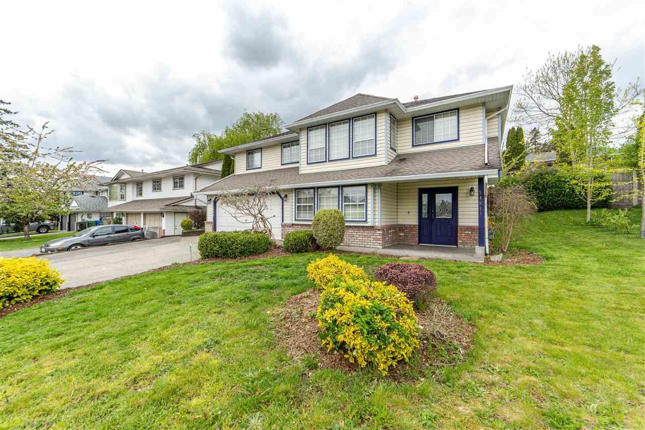 Main Photo: 34641 SANDON Drive in Abbotsford: Abbotsford East House for sale : MLS®# R2572191