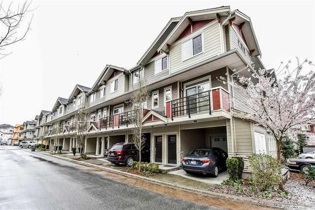 Main Photo: : Townhouse for sale : MLS®# R2255817