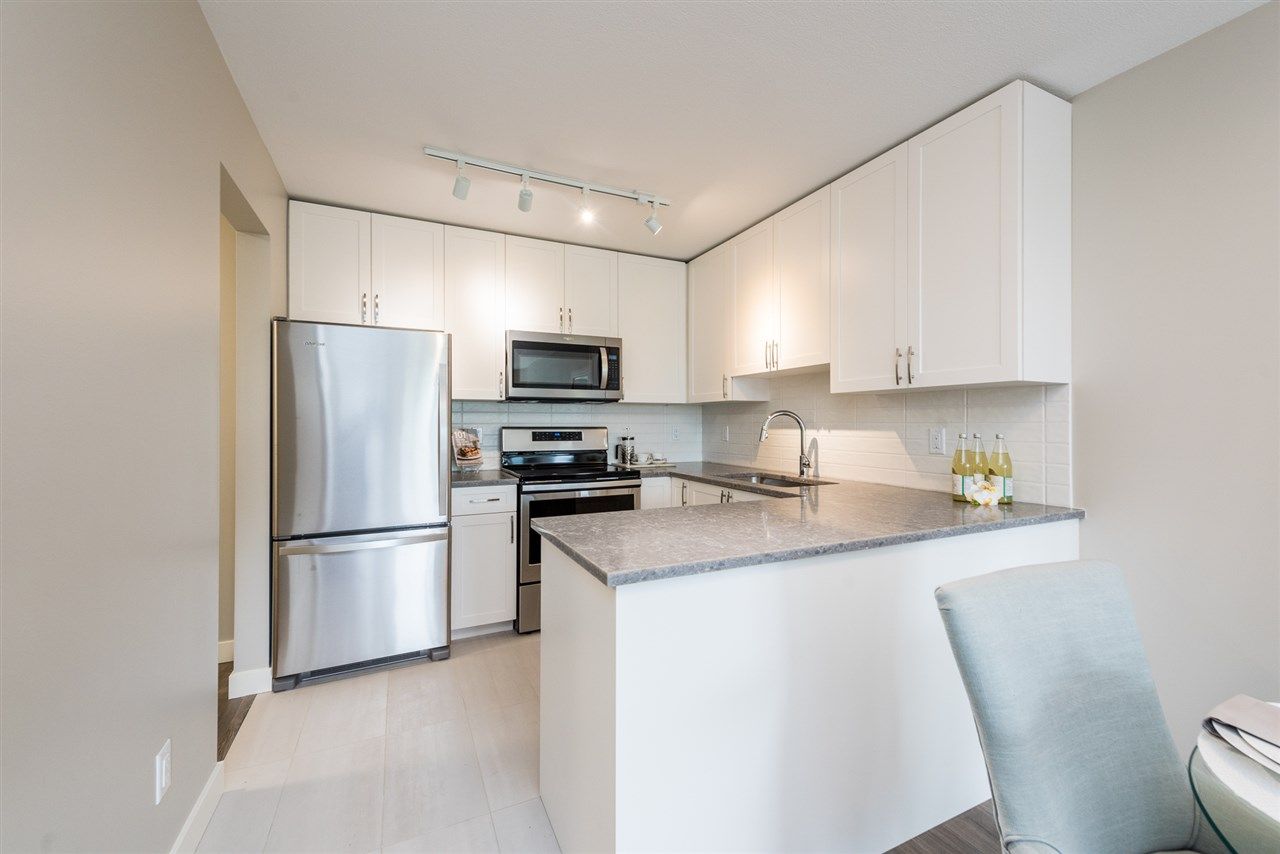 Photo 5: Photos: 402 450 BROMLEY STREET in Coquitlam: Coquitlam East Condo for sale : MLS®# R2381132