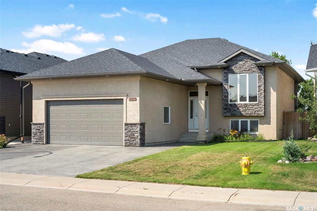 Main Photo: 1431 Paton Crescent in Saskatoon: Willowgrove Residential for sale : MLS®# SK940658