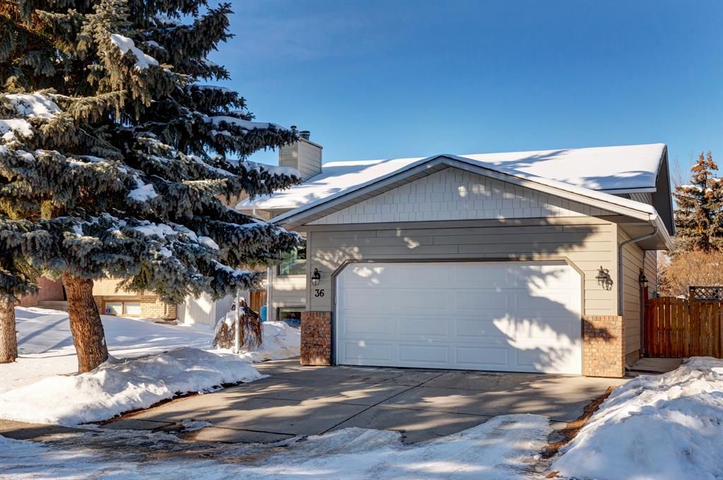 Main Photo: 36 Shannon Circle SW in Calgary: Shawnessy Detached for sale : MLS®# A2026121