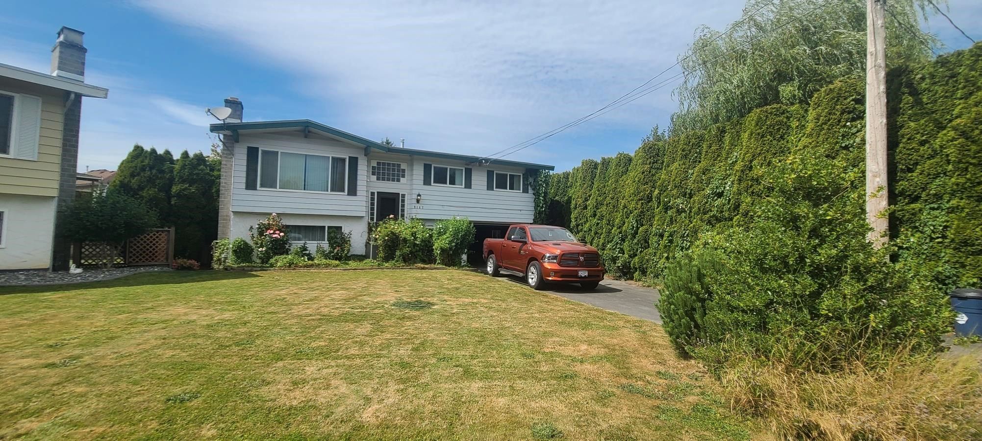 Main Photo: 9147 ARMITAGE Street in Chilliwack: Chilliwack Proper East House for sale : MLS®# R2714657