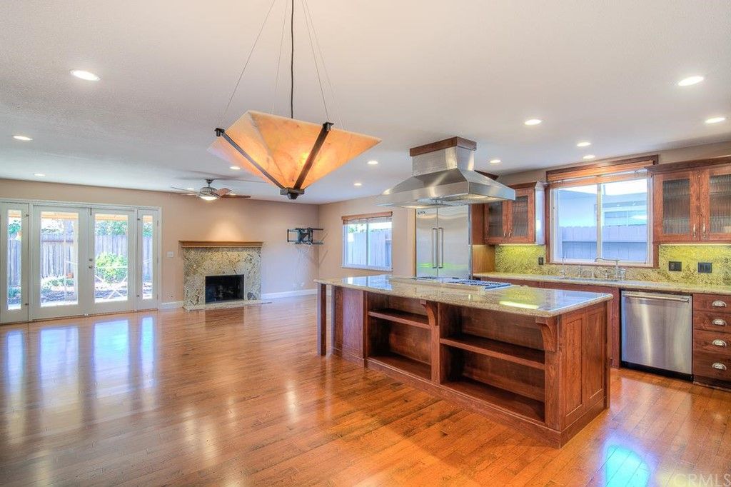 WOW- home is a feeling when you step into this inviting kitchen.