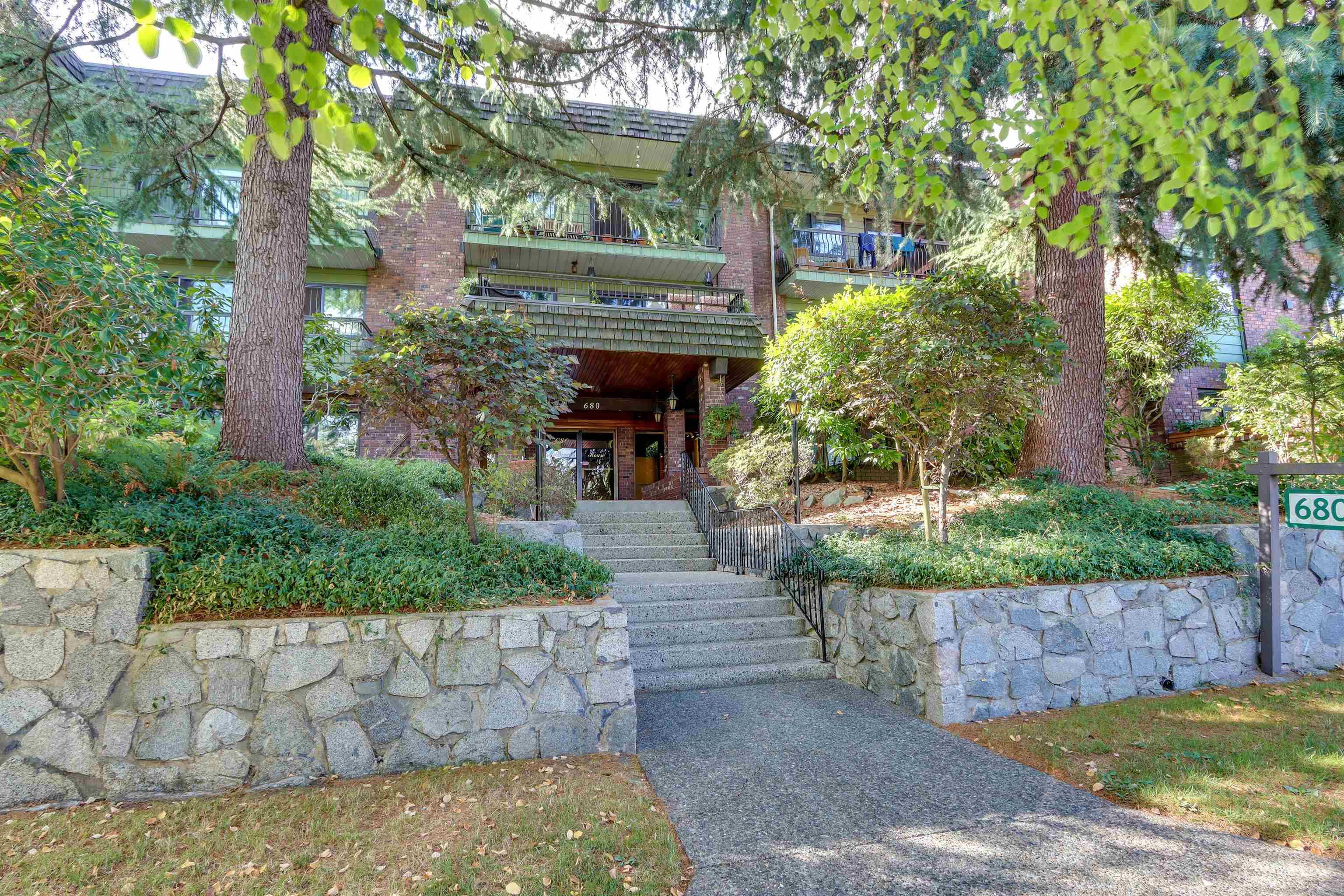 Main Photo: 213 680 E 5TH Avenue in Vancouver: Mount Pleasant VE Condo for sale (Vancouver East)  : MLS®# R2611881