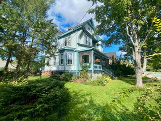 Photo 4: 210 Gray Street in Windsor: 403-Hants County Residential for sale (Annapolis Valley)  : MLS®# 202124964