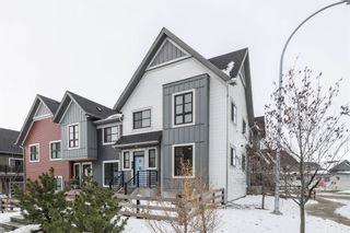 Photo 2: 76 Walgrove Plaza SE in Calgary: Walden Row/Townhouse for sale : MLS®# A2012201