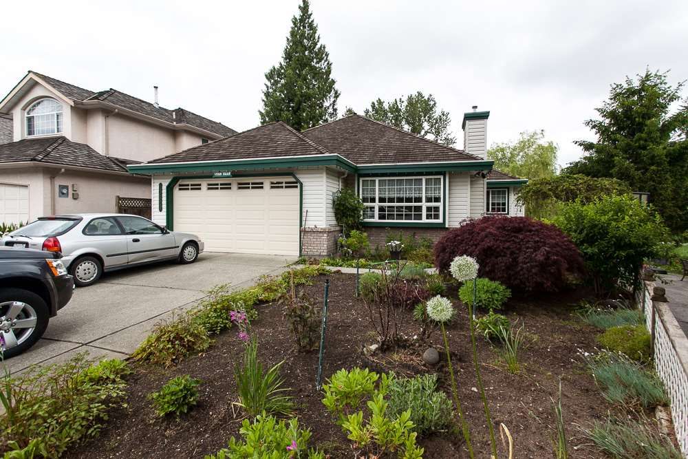 Main Photo: 20629 98 Avenue in Langley: Walnut Grove House for sale in "DERBY HILLS" : MLS®# R2172243