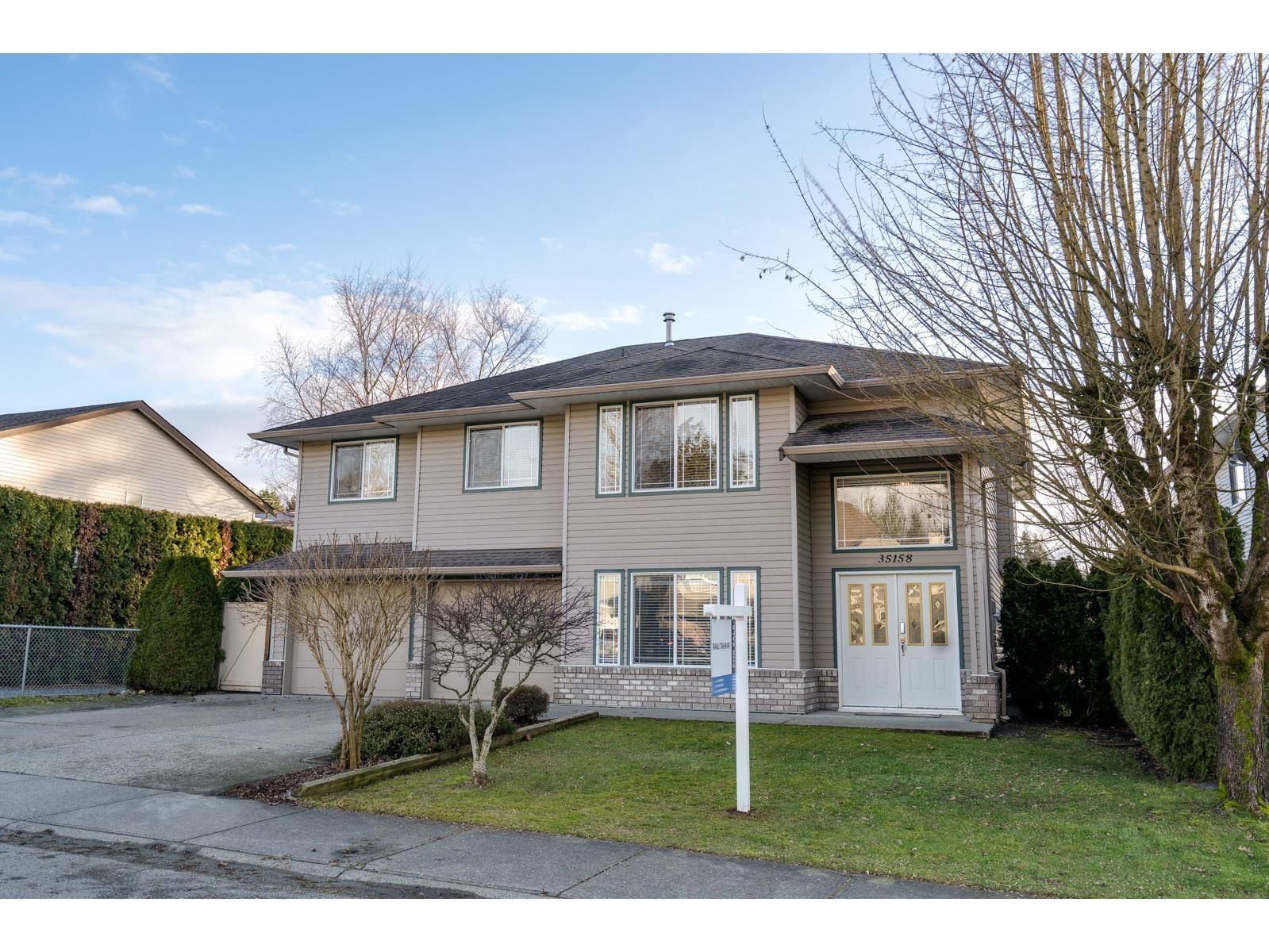 Main Photo: 35158 CHRISTINA Place in Abbotsford: Abbotsford East House for sale : MLS®# R2650028