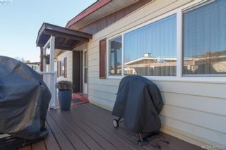 Photo 18: 11 151 Cooper Rd in VICTORIA: VR Glentana Manufactured Home for sale (View Royal)  : MLS®# 805155