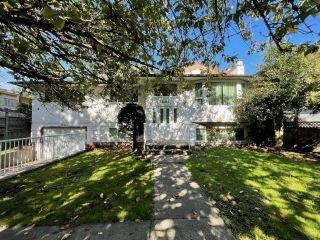 Photo 1: 13685 BLACKBURN Avenue: White Rock House for sale (South Surrey White Rock)  : MLS®# R2620507