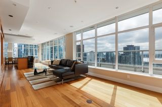 Photo 3: PH1901 480 ROBSON Street in Vancouver: Downtown VW Condo for sale in "R & R" (Vancouver West)  : MLS®# R2823408